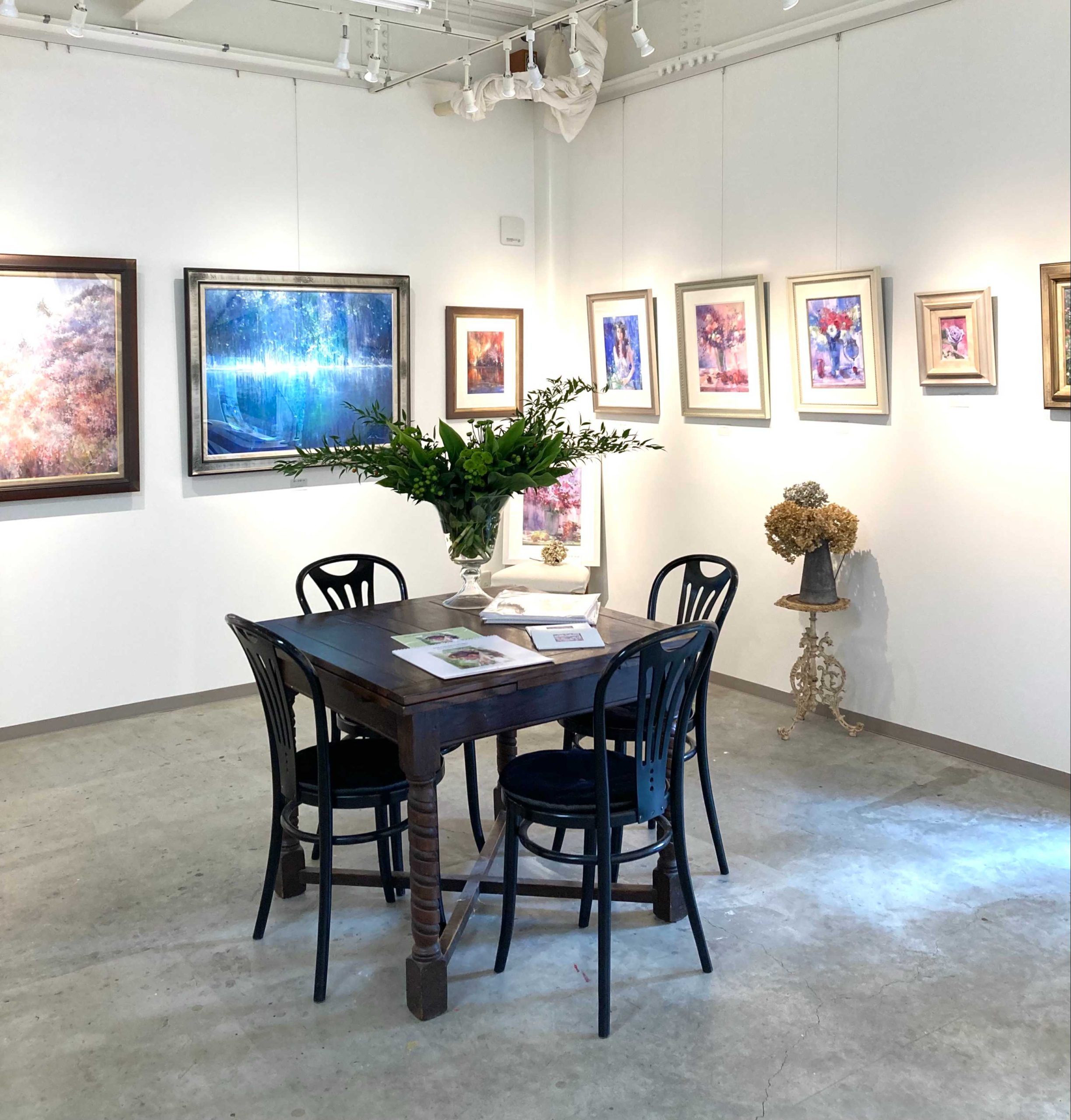 福島で絵画を購入するなら 村田旭のアトリエ兼ギャラリーのヴァーズ